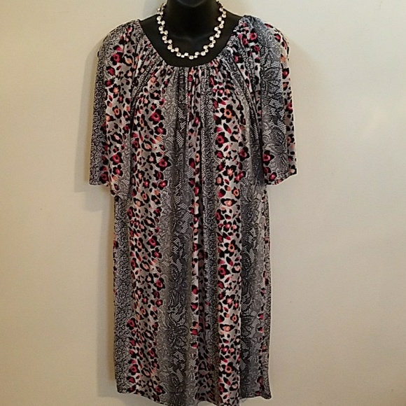 tiana b. Dresses & Skirts - Beautiful Tiana  B. Dress